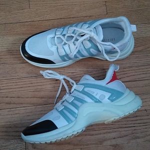 my city i run sneakers